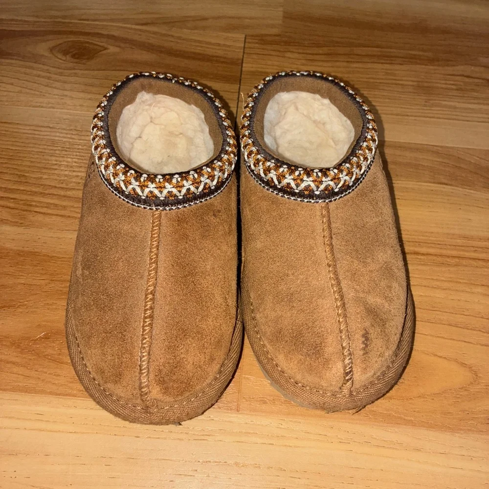 UGG Tan and Cream Slippers with Braided Trim